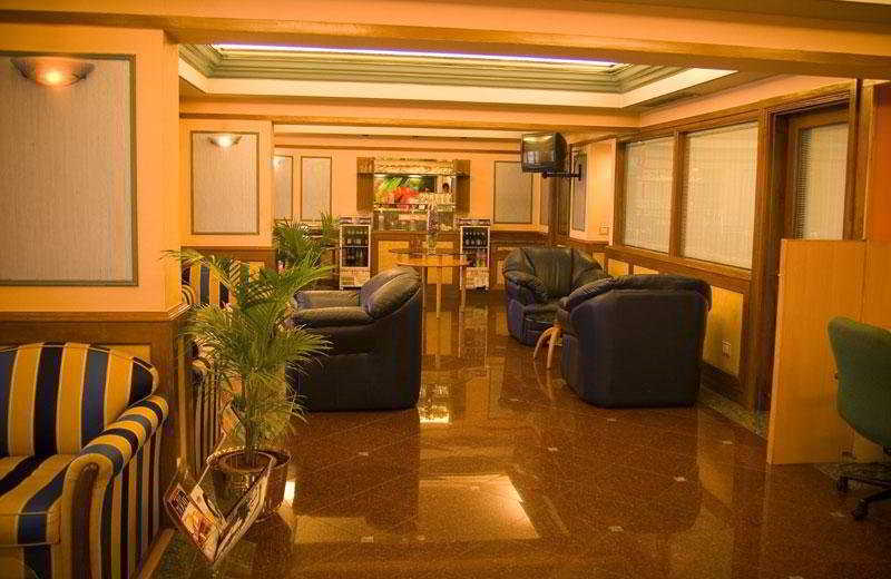 Le Meridien Бангалор Экстерьер фото